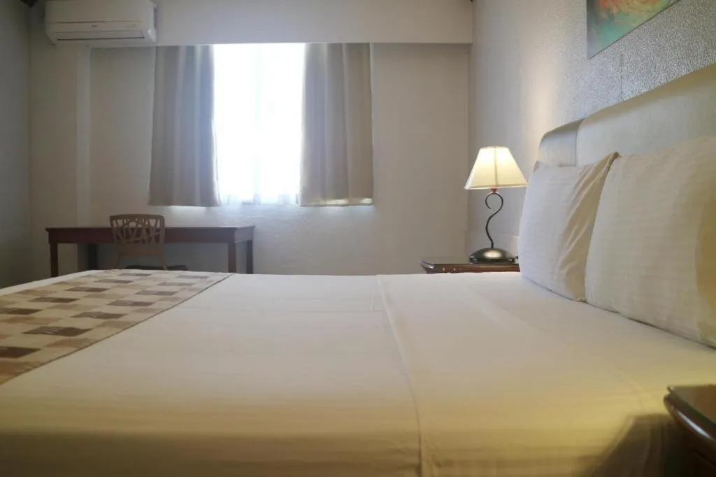 Bed in Las Palmas Hotel de Manila