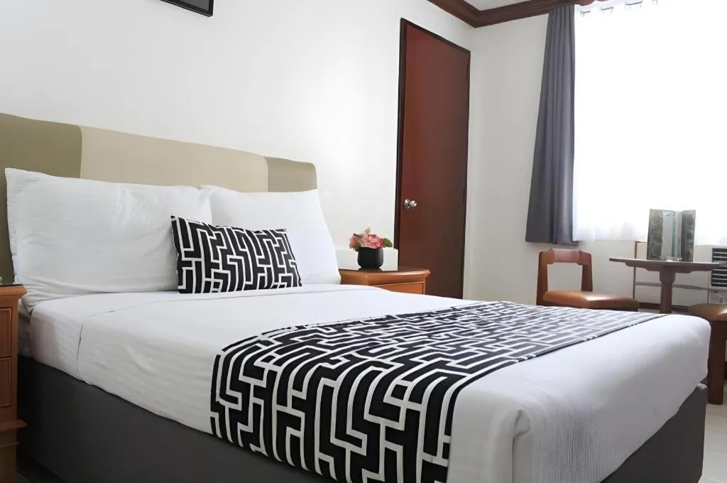 Bed in Las Palmas Hotel de Manila