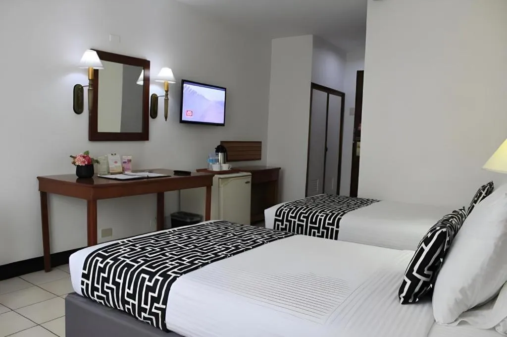 Bed in Las Palmas Hotel de Manila