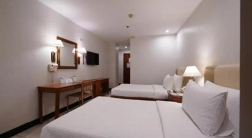 Bed in Las Palmas Hotel de Manila