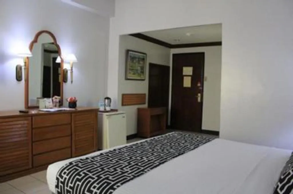 Bed in Las Palmas Hotel de Manila