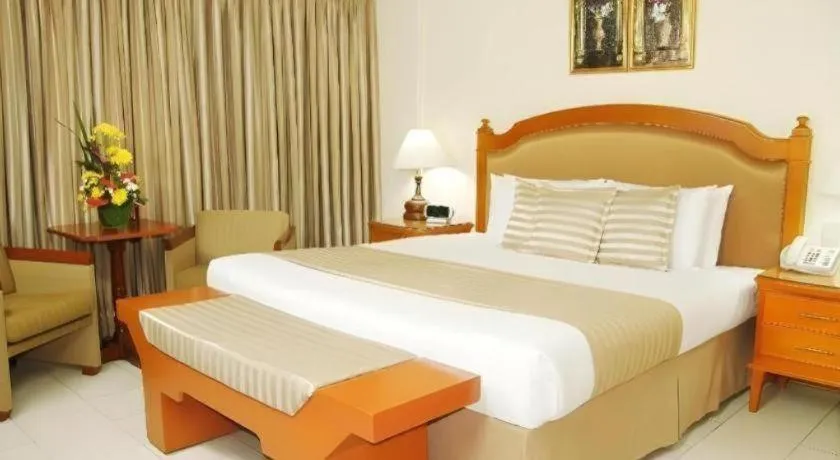 Bed in Las Palmas Hotel de Manila