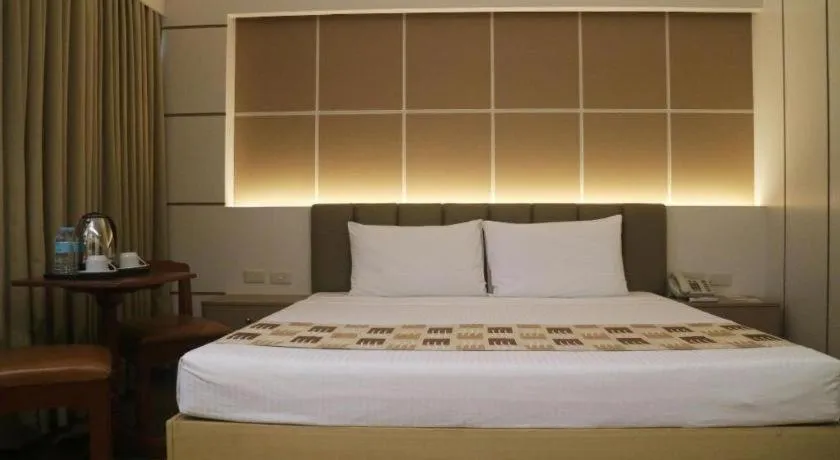 Bed in Las Palmas Hotel de Manila