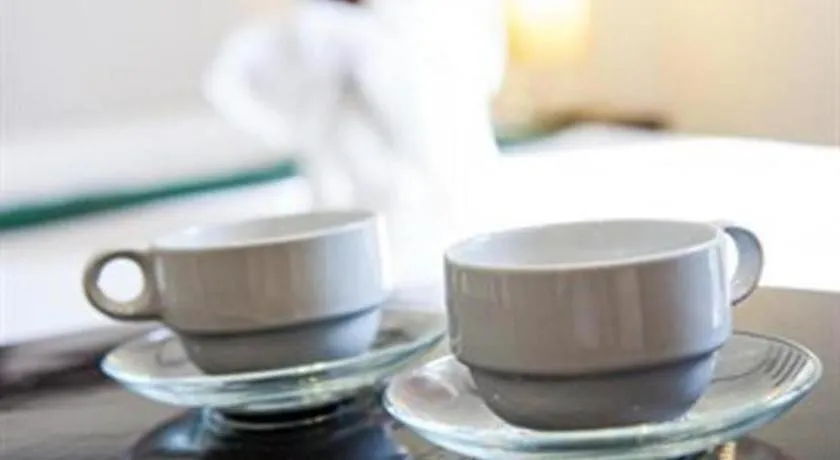 Triple Rund Place Hotel