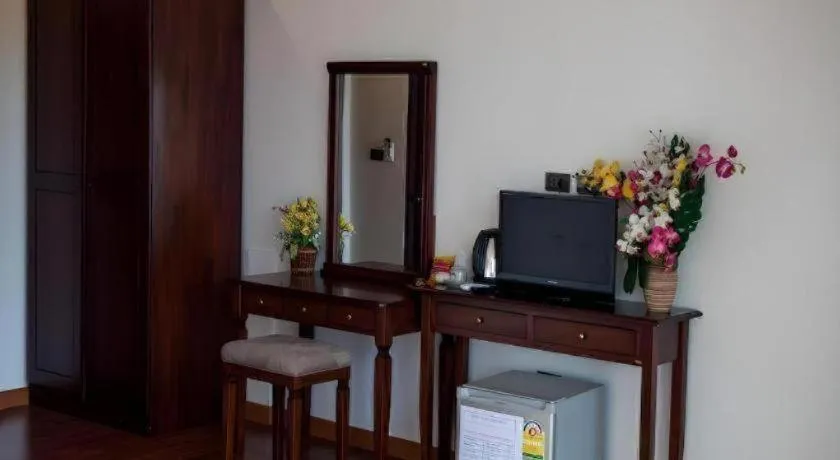 Triple Rund Place Hotel