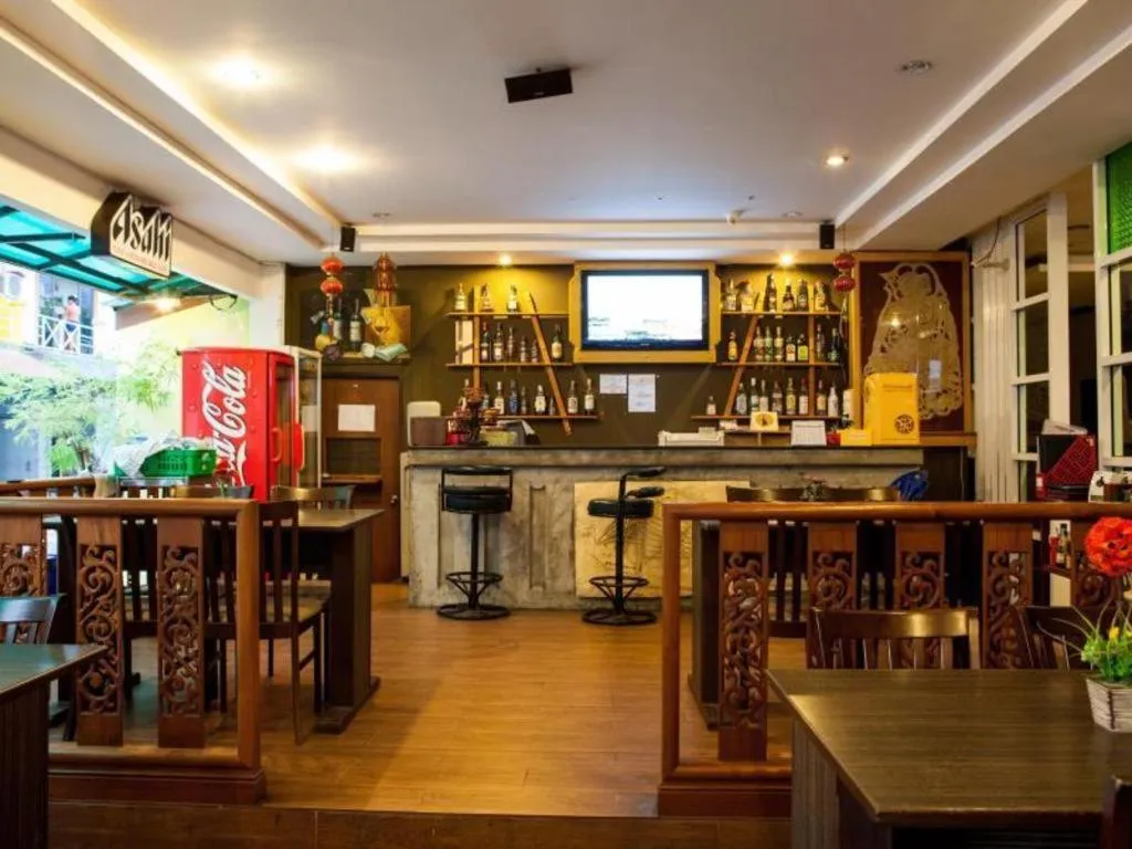 Triple Rund Place Hotel