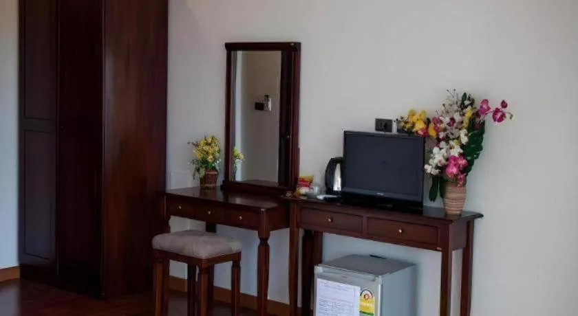 Triple Rund Place Hotel