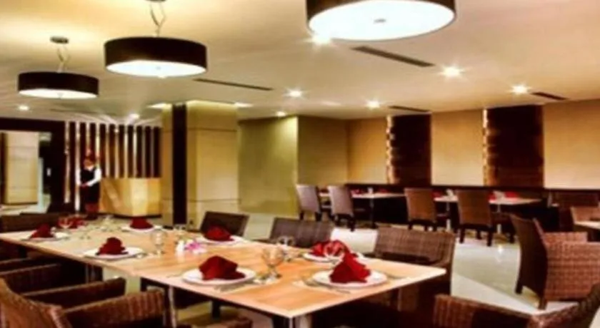 Orchardz Hotel Ayani