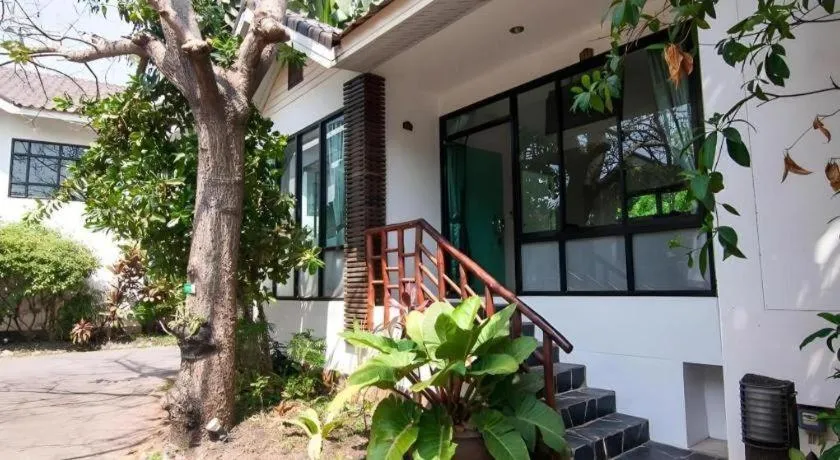 Chayada Garden House and Resort Hotel