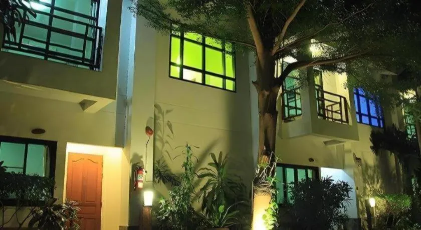 Chayada Garden House and Resort Hotel