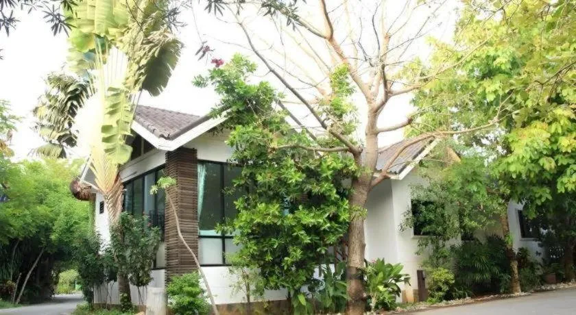 Chayada Garden House and Resort Hotel