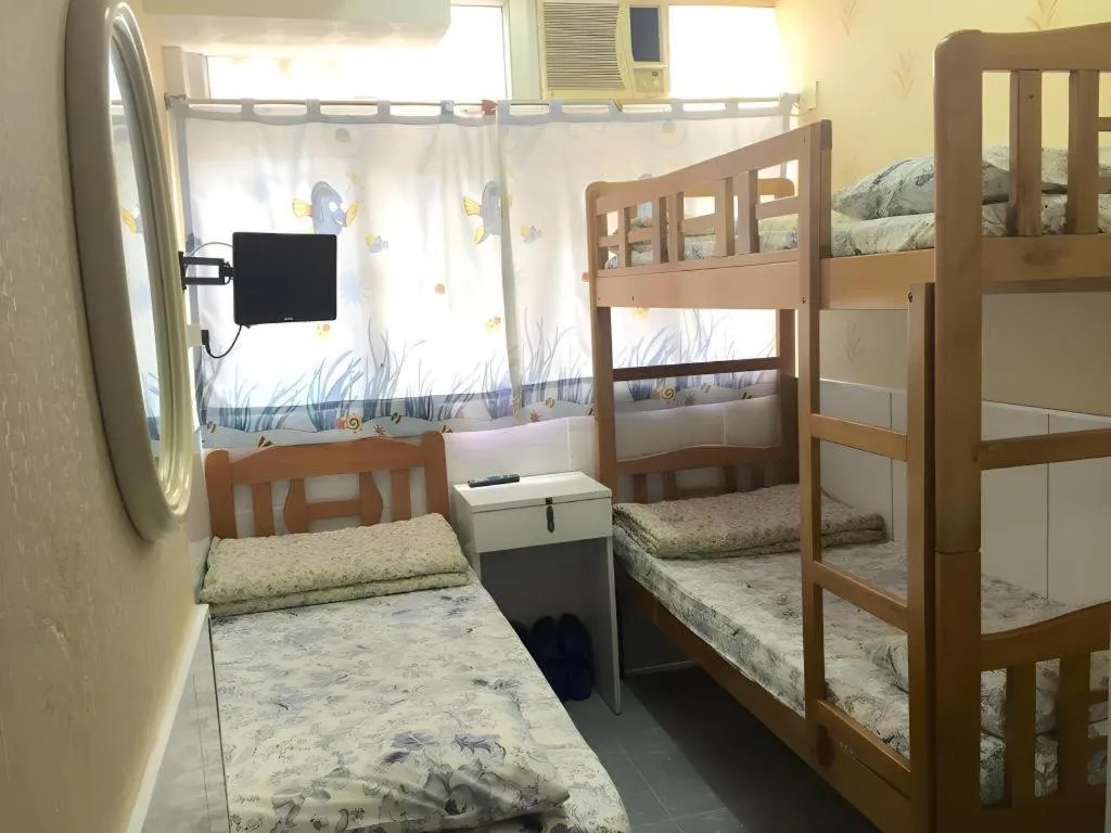 Bed in Dragon Hostel Hong Kong