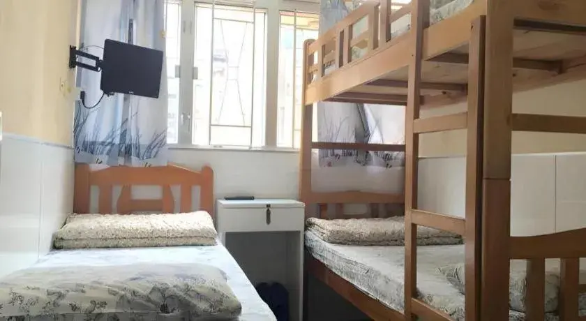 Bed in Dragon Hostel Hong Kong Bed in Dragon Hostel Hong Kong