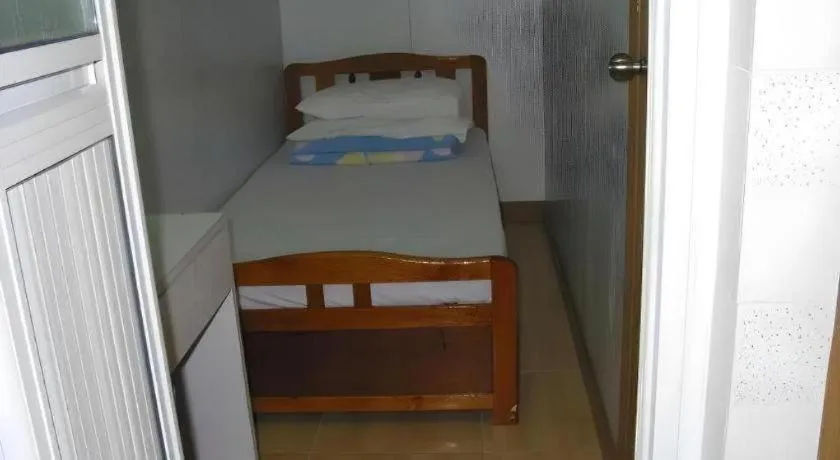 Bed in Dragon Hostel Hong Kong