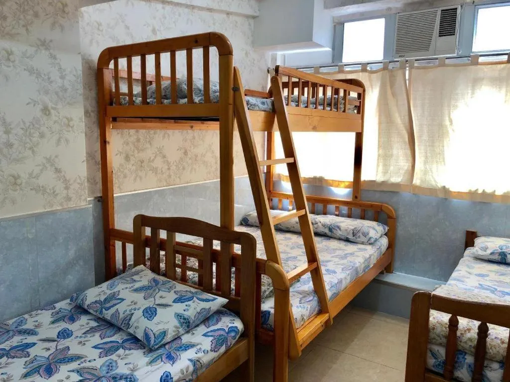Bed in Dragon Hostel Hong Kong