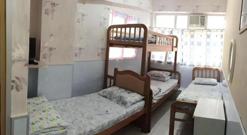 Bed in Dragon Hostel Hong Kong Bed in Dragon Hostel Hong Kong