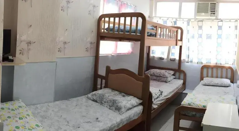 Bed in Dragon Hostel Hong Kong Bed in Dragon Hostel Hong Kong
