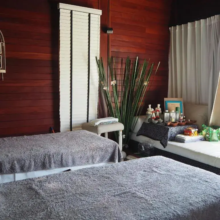 Bed in The Blue Sky Resort@ Koh Payam Bed in The Blue Sky Resort@ Koh Payam