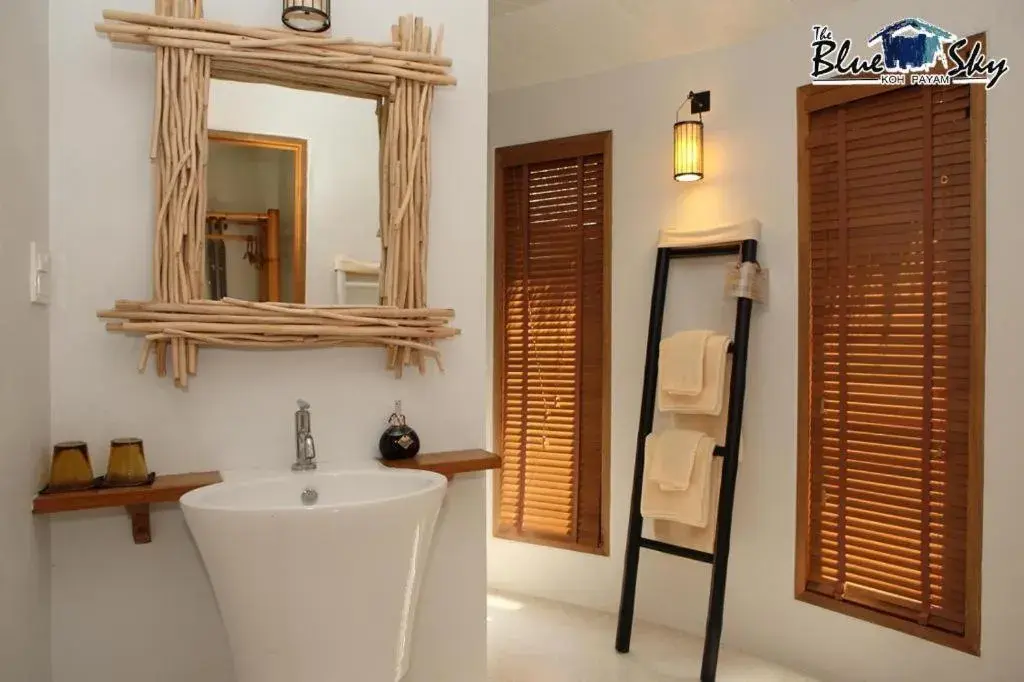 The Blue Sky Resort@ Koh Payam The Blue Sky Resort@ Koh Payam