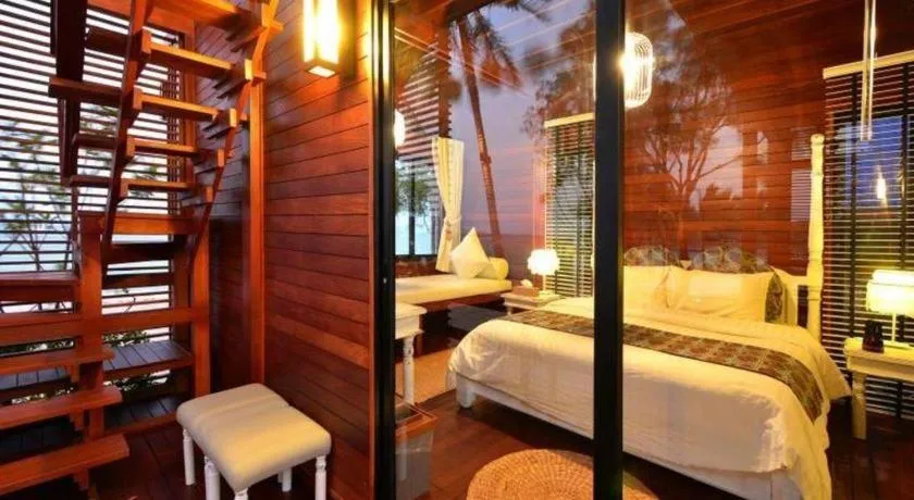 Bed in The Blue Sky Resort@ Koh Payam