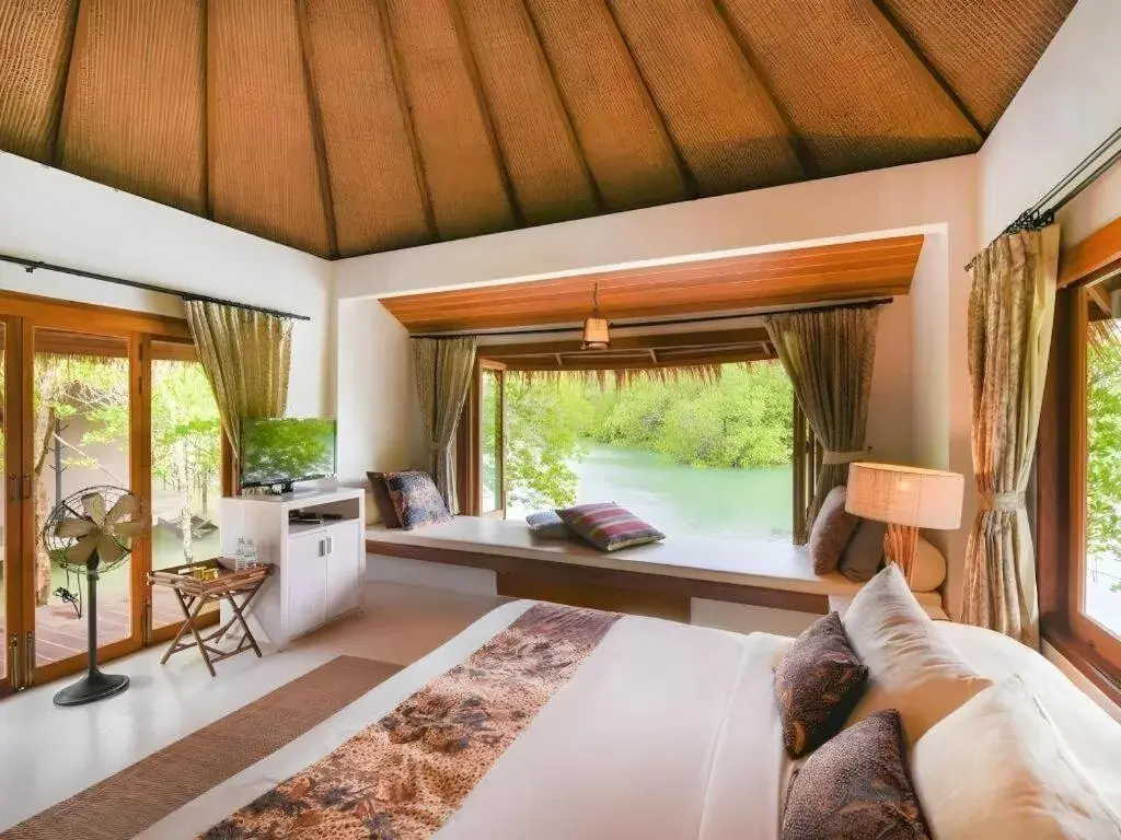 Bed in The Blue Sky Resort@ Koh Payam Bed in The Blue Sky Resort@ Koh Payam