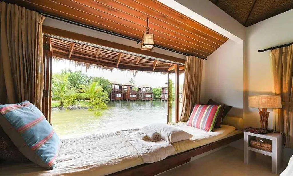 Bed in The Blue Sky Resort@ Koh Payam