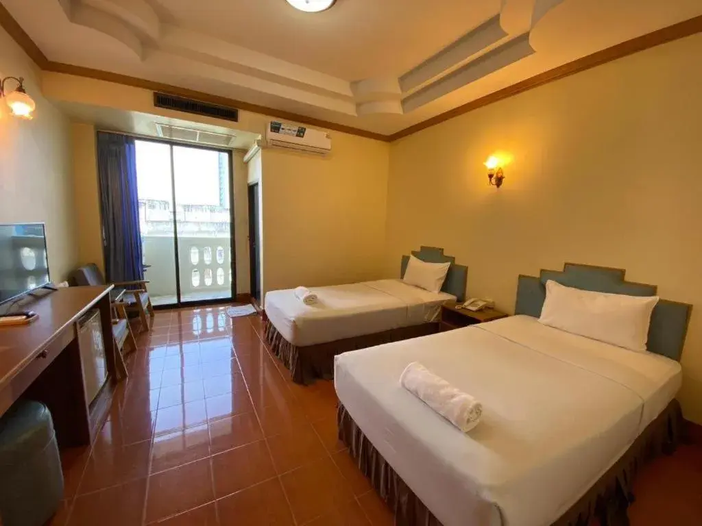 Bed in SR Hotel Bed in SR Hotel