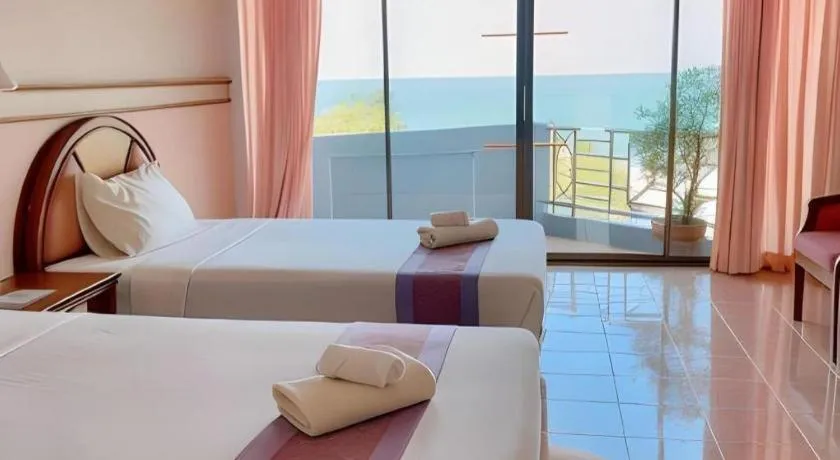 Bed in Supar Royal Beach Hotel