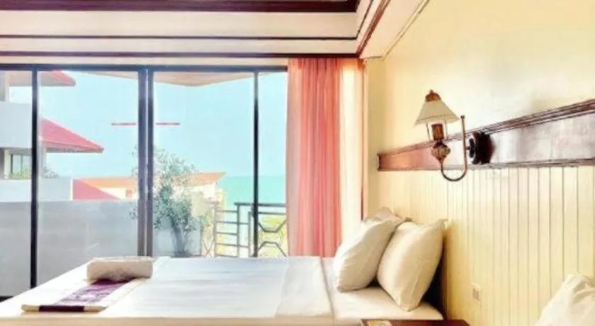 Bed in Supar Royal Beach Hotel