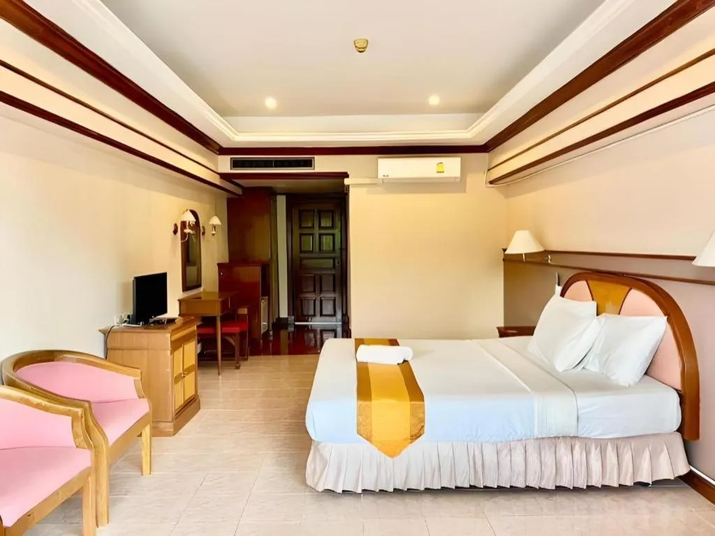 Bed in Supar Royal Beach Hotel