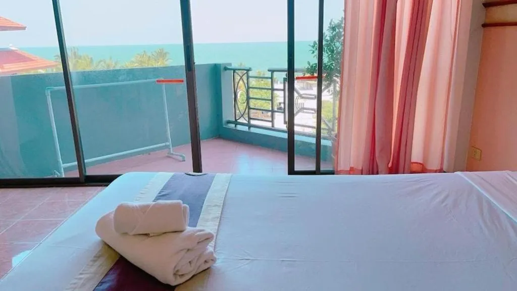 Bed in Supar Royal Beach Hotel