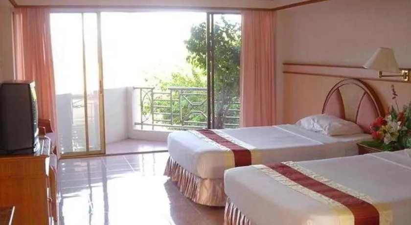 Bed in Supar Royal Beach Hotel