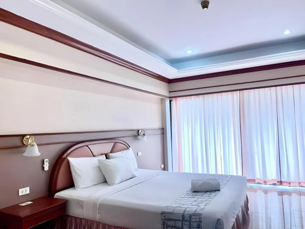 Bed in Supar Royal Beach Hotel