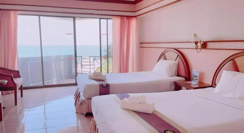 Bed in Supar Royal Beach Hotel Bed in Supar Royal Beach Hotel