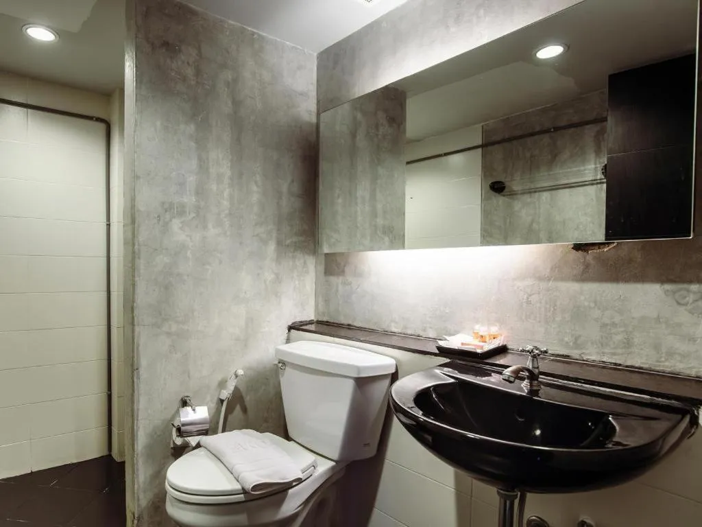 B2 Black Business and Budget Hotel