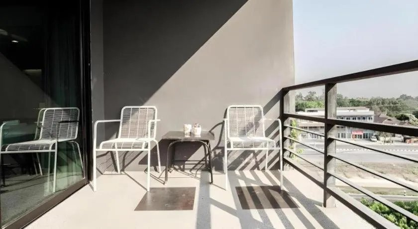 B2 Black Business and Budget Hotel