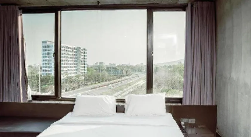 Bed in B2 Black Business and Budget Hotel