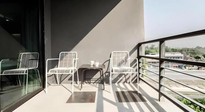 B2 Black Business and Budget Hotel