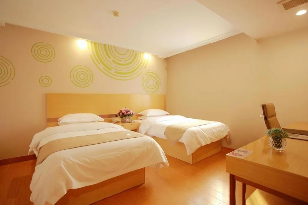 Bed in GreenTree Inn Suites HongQiao Airport Branch