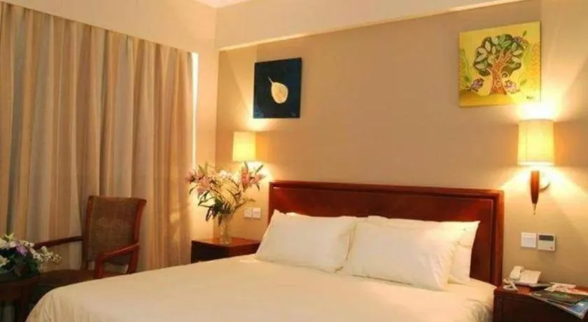 Bed in GreenTree Inn Suites HongQiao Airport Branch