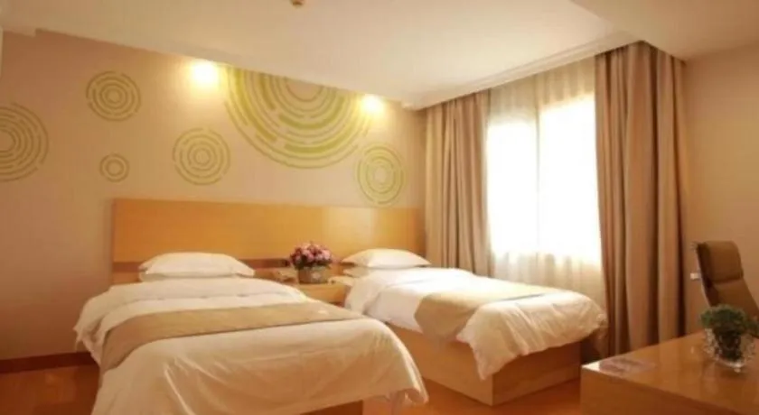 Bed in GreenTree Inn Suites HongQiao Airport Branch