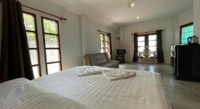 Bed in Rose Garden Samui Bungalows