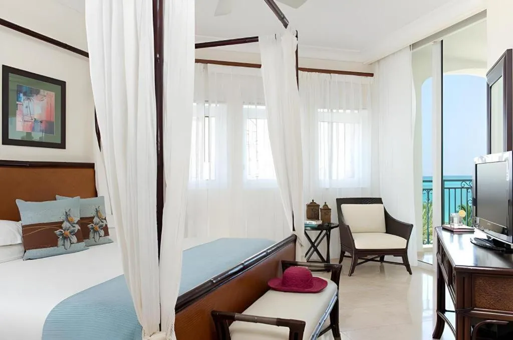 Bed in Seven Stars Resort & Spa