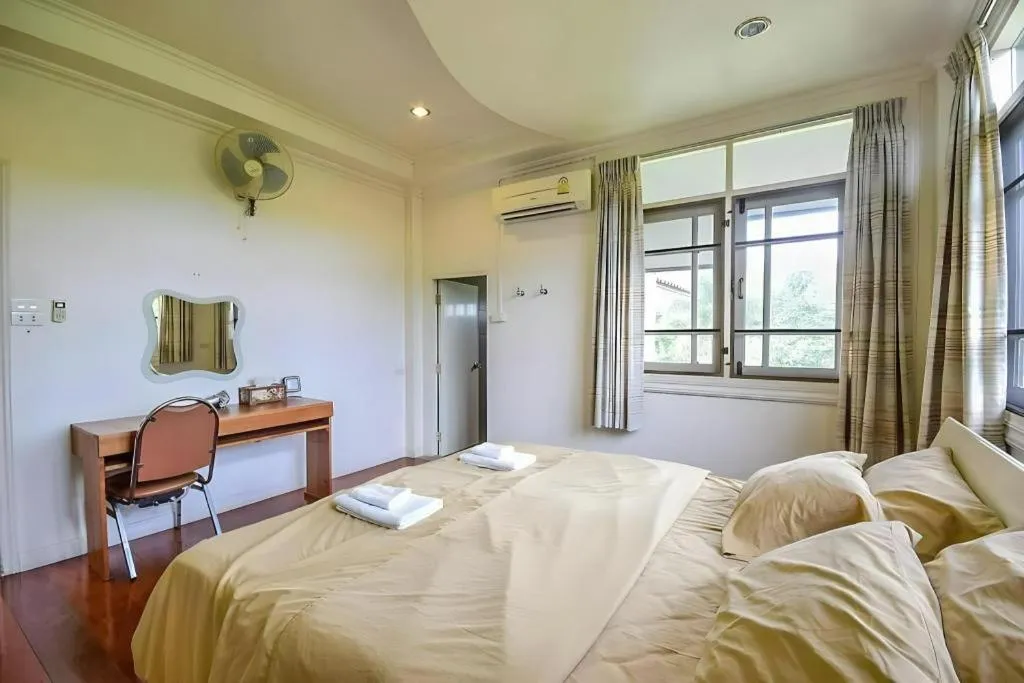 Bed in Nicslongstay Hotel