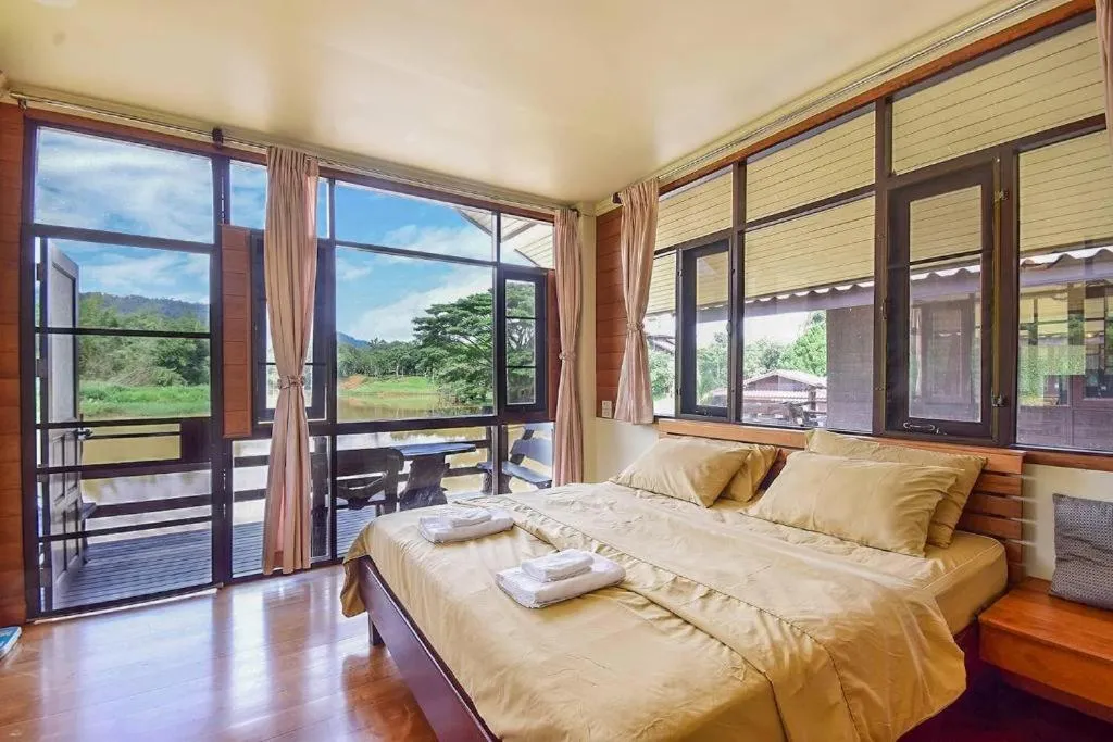 Bed in Nicslongstay Hotel