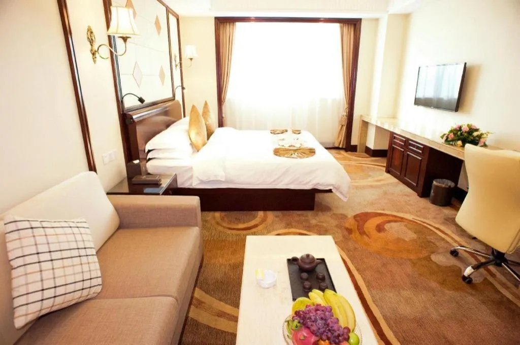 Bed in Sun City Hotel Haikou