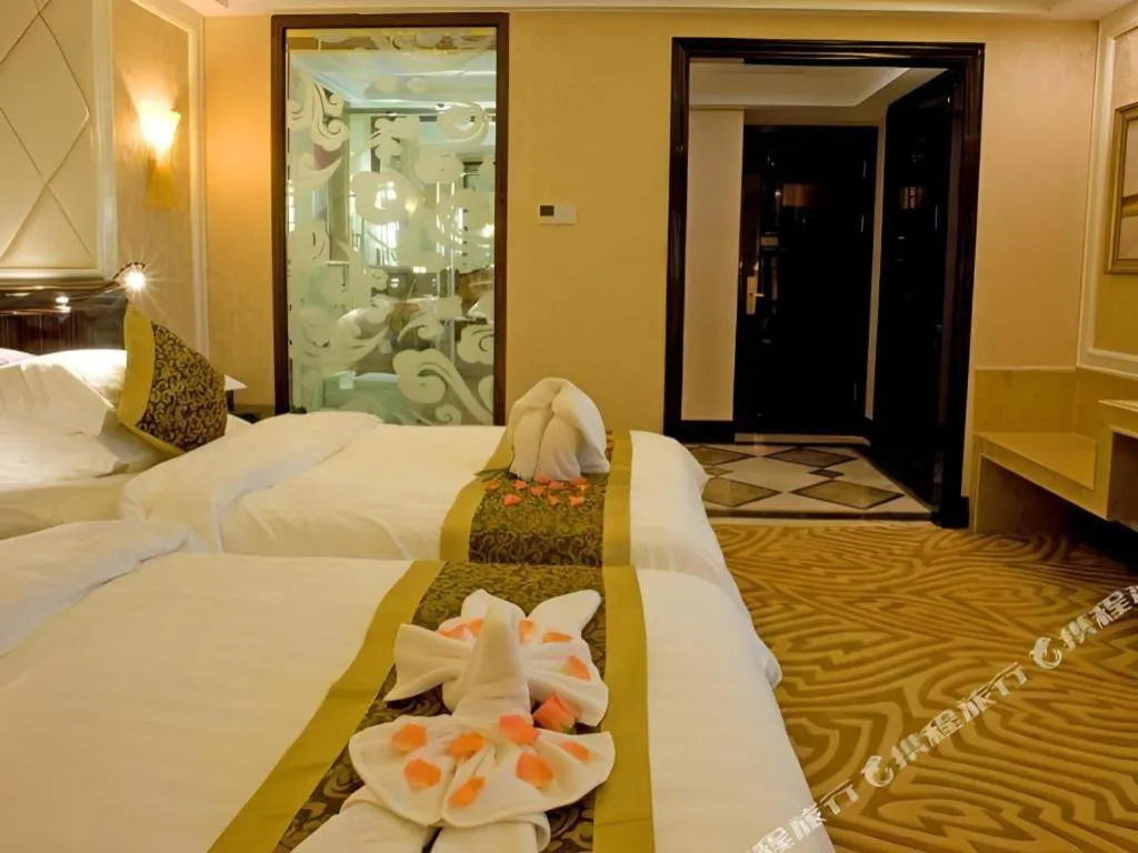 Bed in Sun City Hotel Haikou