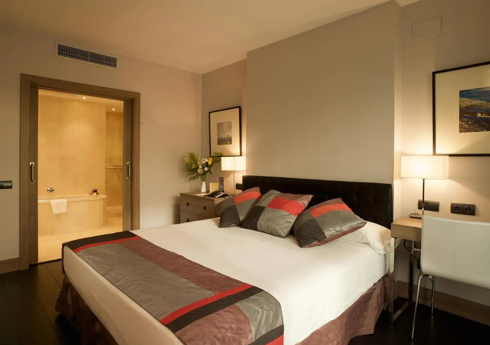 Bedroom, Bed in URH Hotel Spa Zen Balagares Bedroom, Bed in URH Hotel Spa Zen Balagares