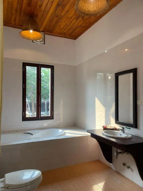 Nam Ou Riverside Resort