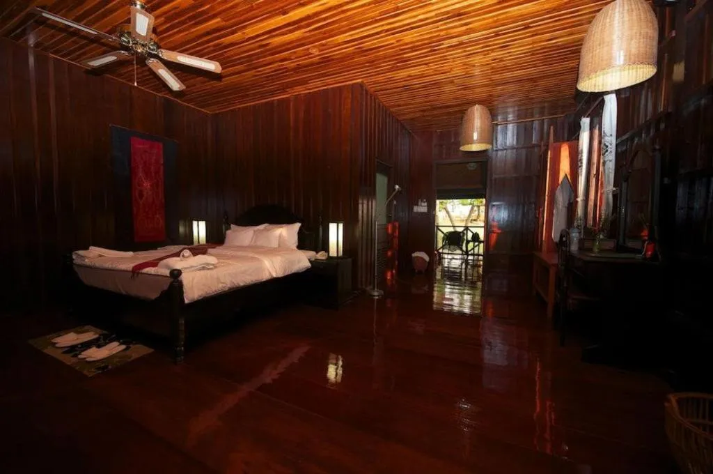 Bed in Nam Ou Riverside Resort